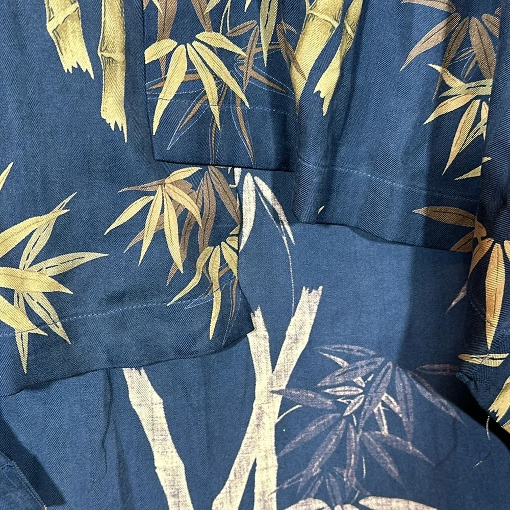 Hilo Hattie men’s shirt (Dress/ Beach shirt) - Picture 3 of 6